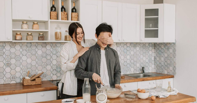 Glumă sau posibilă rană? Cum deosebești tachinarea sănătoasă de jignirea ascunsă