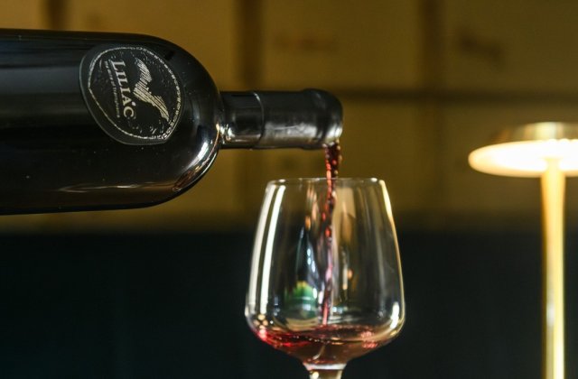 După o pauză de 5 ani, Crama Liliac a dezvăluit noua ediție a vinului TITAN, &icirc;n cadrul unui eveniment exclusivist, la The Vault