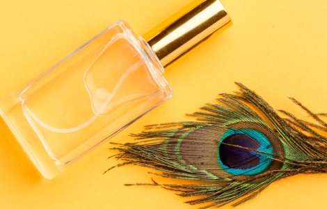 Note grele, persistență mare: de ce parfumurile arăbești sunt atât...