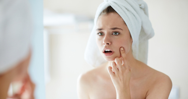 De ce nu e bine să storci coșurile? 9 motive