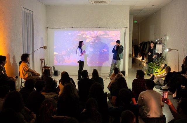 Seria de evenimente secrete &icirc;n locuri secrete marca &bdquo;Who&rsquo;s On Stage?&rdquo; prinde contur &icirc;n București