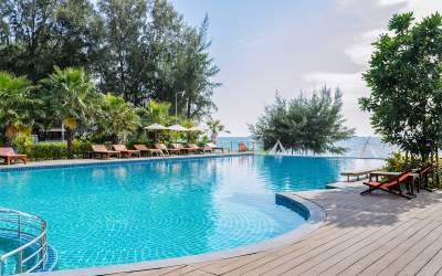 Vara perfectă începe la piscină