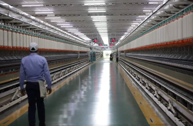 Cum să elimini timpii morți din producție și să &icirc;ți menții utilajele &icirc;n mișcare continuă