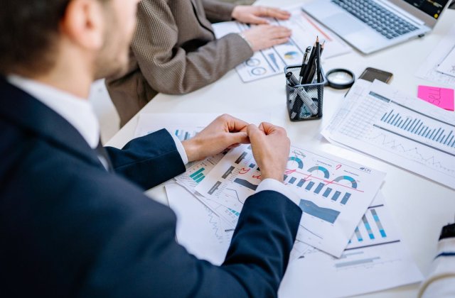 Reziliența &icirc;n afaceri: cum să transformi provocările de cash-flow &icirc;n oportunități de creștere