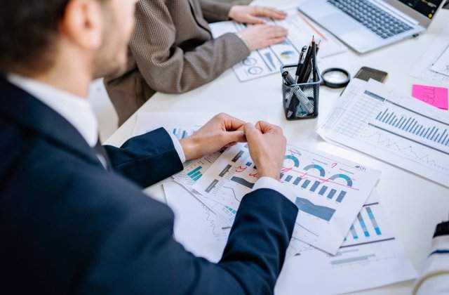 Reziliența &icirc;n afaceri: cum să transformi provocările de cash-flow &icirc;n oportunități de creștere