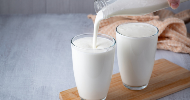 Sana din lapte de vacă sau capră: diferențe de gust și beneficii nutritive