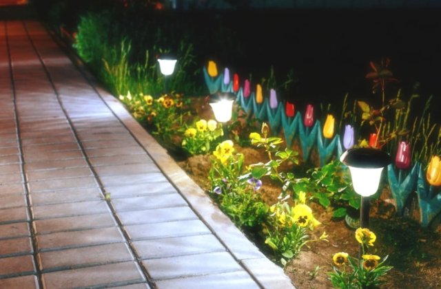 Lămpile solare pentru alei și gradini: modele și recomandari 