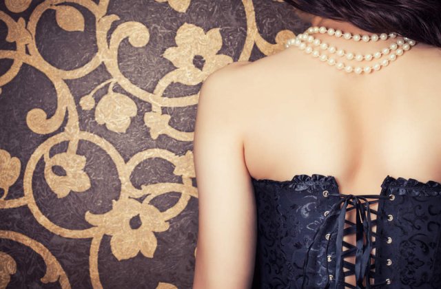 Cum să porți CORSETUL: 5 ținute WOW pentru orice moment al zilei