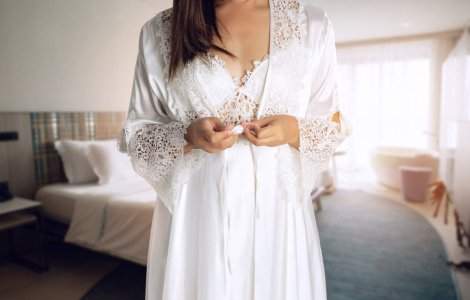 Cămașa de noapte vintage: rămâne o piesă romantică, feminină și...