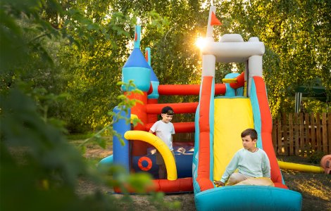 De ce adoră copiii trambulinele?