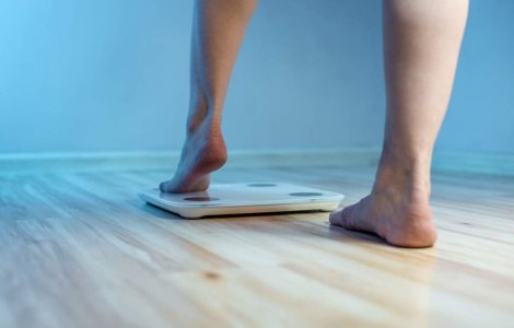 Mănânci puțin, dar nu slăbești? 10 motive surprinzătoare pentru care cântarul se încăpățânează să arate la fel