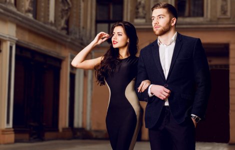 4 reguli de stil pentru a fi cea mai elegantă invitată la nunțile...