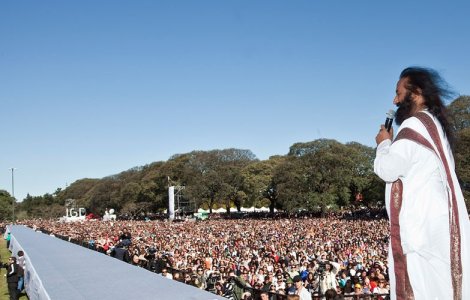 Sri Sri Ravi Shankar vine pentru prima oară în România
