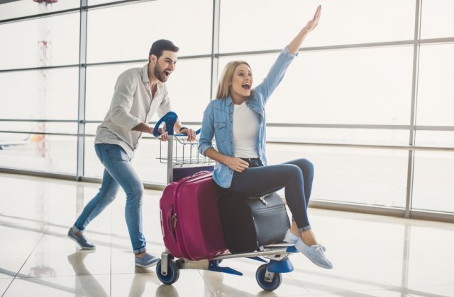 5 ținute ultra fashion ca să fii gata să zbori cu avionul: confort real
