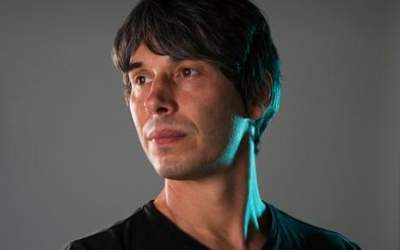 De ce umple Brian Cox săli...