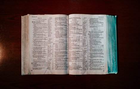 Biblia pierdută și marile secrete ale istoriei: de ce ne fascinează...