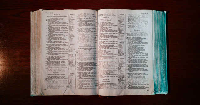 Biblia pierdută și marile secrete ale istoriei: de ce ne fascinează și astăzi?