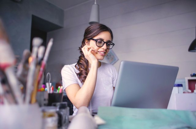 Ghidul freelancerului la &icirc;nceput de drum: Cum &icirc;ți organizezi eficient timpul și resursele