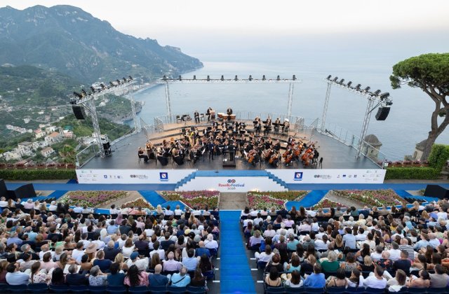 Orchestra Operei Naționale București, decorată cu Medalia Camerei Deputaților a Republicii Italiene