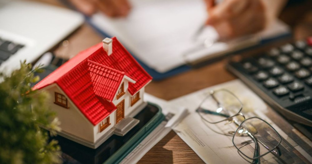 De ce mulți cumpărători își calculează greșit bugetul pentru prima locuință