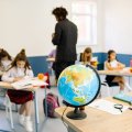 Burse sociale 2026-2027: ministrul Educației anunță o analiză a sumei alocate și a modului de distribuire