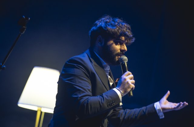 Miguel Gane vine la București cu spectacolul „Ce am lăsat între noi”