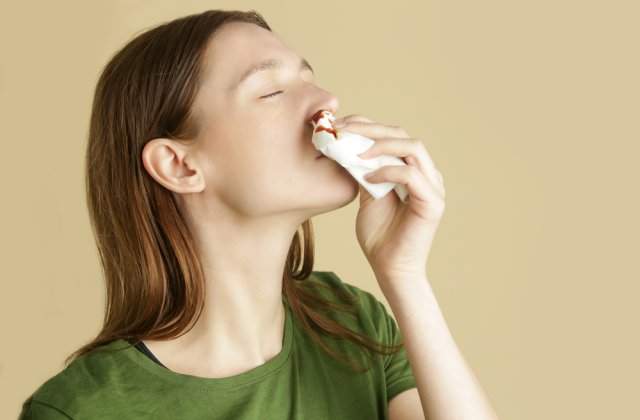 Epistaxis: cauze, simptome și opțiuni de tratament