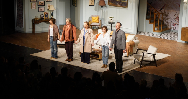 Teatru și Comedie la Mijloc de Octombrie!