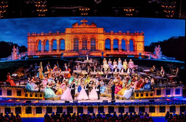 Fanii lui Andr&eacute; Rieu din Rom&acirc;nia au motive de bucurie: &bdquo;Regele Valsului&rdquo; revine &icirc;n 2027 pe scena BT-Arena din Cluj-Napoca