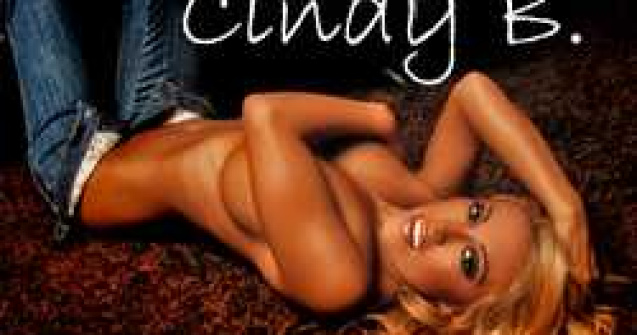 Ea este voluptoasa blonda Cindy!