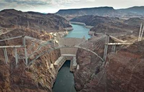  Top  Pod spectaculos langa barajul Hoover