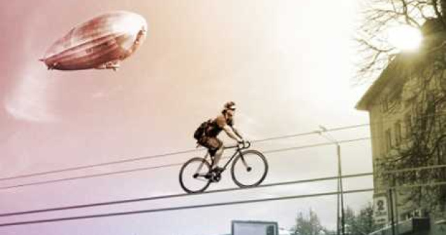  Top  Deasupra tuturor: Cu bicicleta prin aer