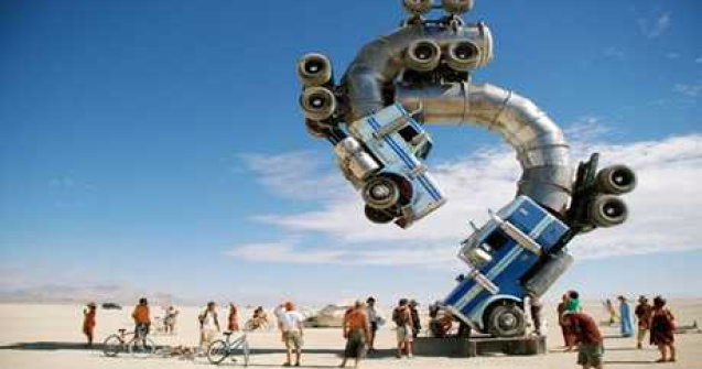  Top  10 obiecte de arta cam bizare