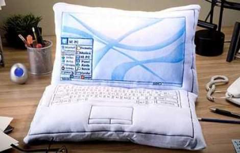  Top  6 moduri in care poti dormi la birou!