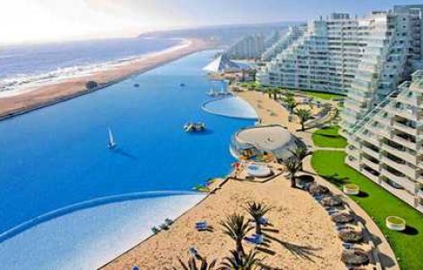 Cea mai mare piscina din lume