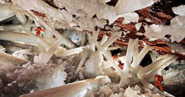  Top  Must see: 10 pesteri impresionante!