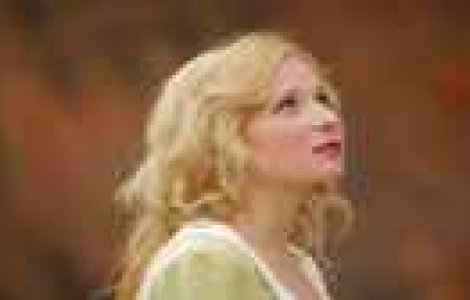 (P) Eva: Blestemul de a fi femeie.