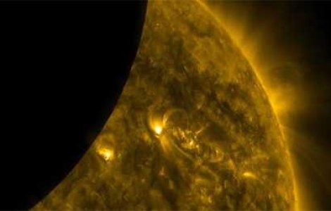 Super Fotografie: Prima eclipsa de soare pozata de NASA