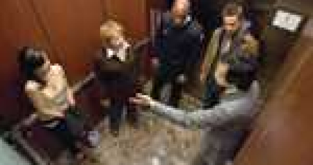 Diavolul se ascunde in lift...