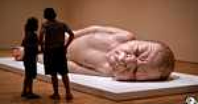  Top  Cutremurator : Sculpturi hiper-realiste