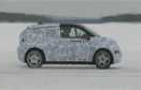 Noul BMW i3, model strict electric, face drifturi prin Suedia