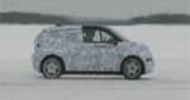 Noul BMW i3, model strict electric, face drifturi prin Suedia