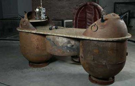  Top  Estonianul care construieste mobila din minele anti-submarin