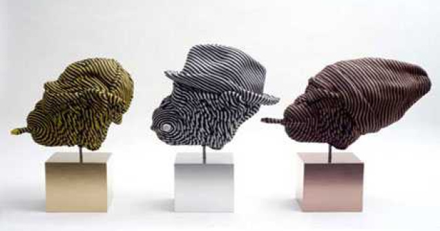  Top  Mozzart Guera: Omul care transforma tricotajul in sculptura