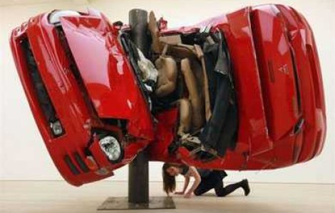 Ce este frumos intr-un accident de masina?