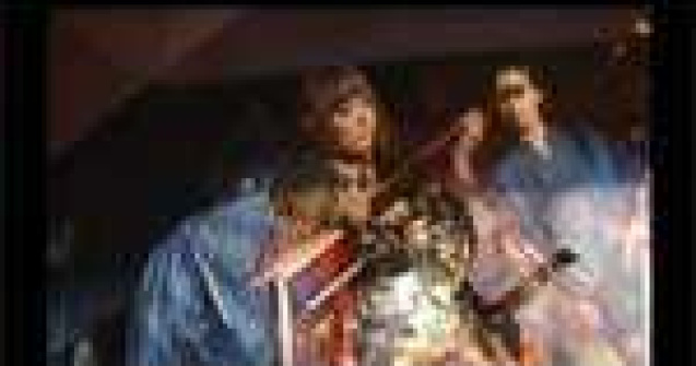 Caligrafie pe corpuri feminine