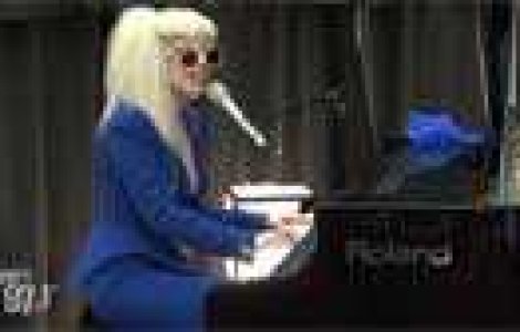 Single Nou marca Lady Gaga