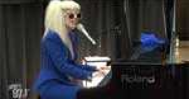 Single Nou marca Lady Gaga