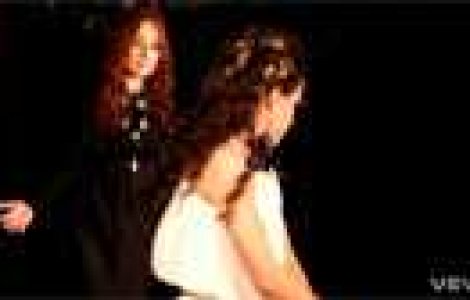 Videoclip Tori Amos - Carry