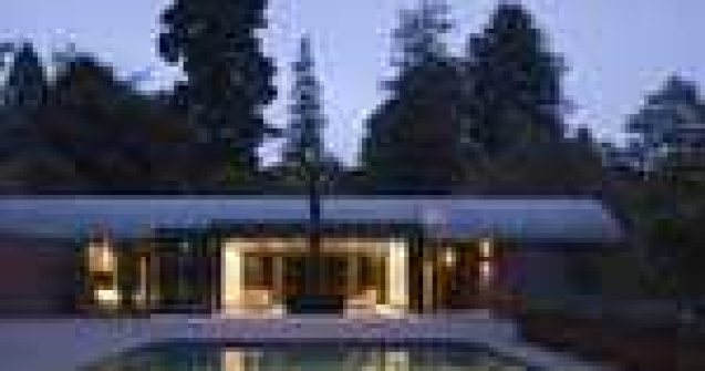  Top  Betonul este uneori uimitor: o casa in mijlocul naturii